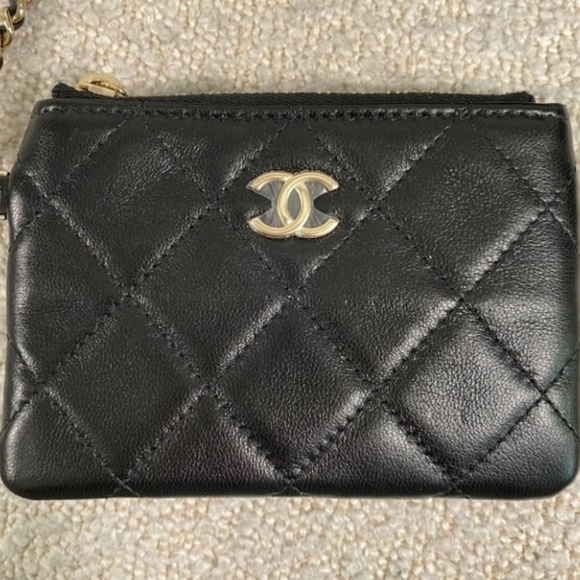 Authentic Chanel Mesh, Shiny Lambskin & Gold-Tone Metal Black Clutch On Chain - Picture 5 of 11